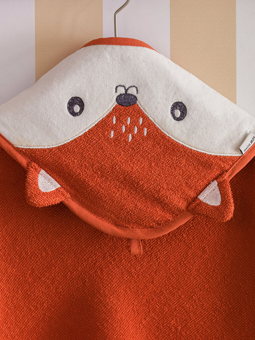 Serviette de bain bébé en coton brodé 75x75 cm-2