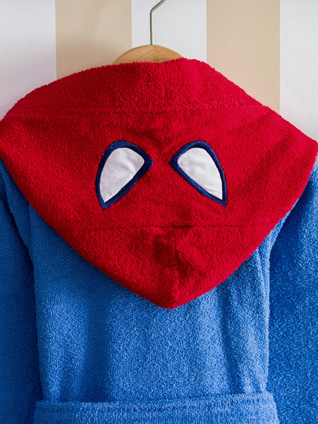 Halat de baie cu glugă imprimat Spiderman pentru băieți-3