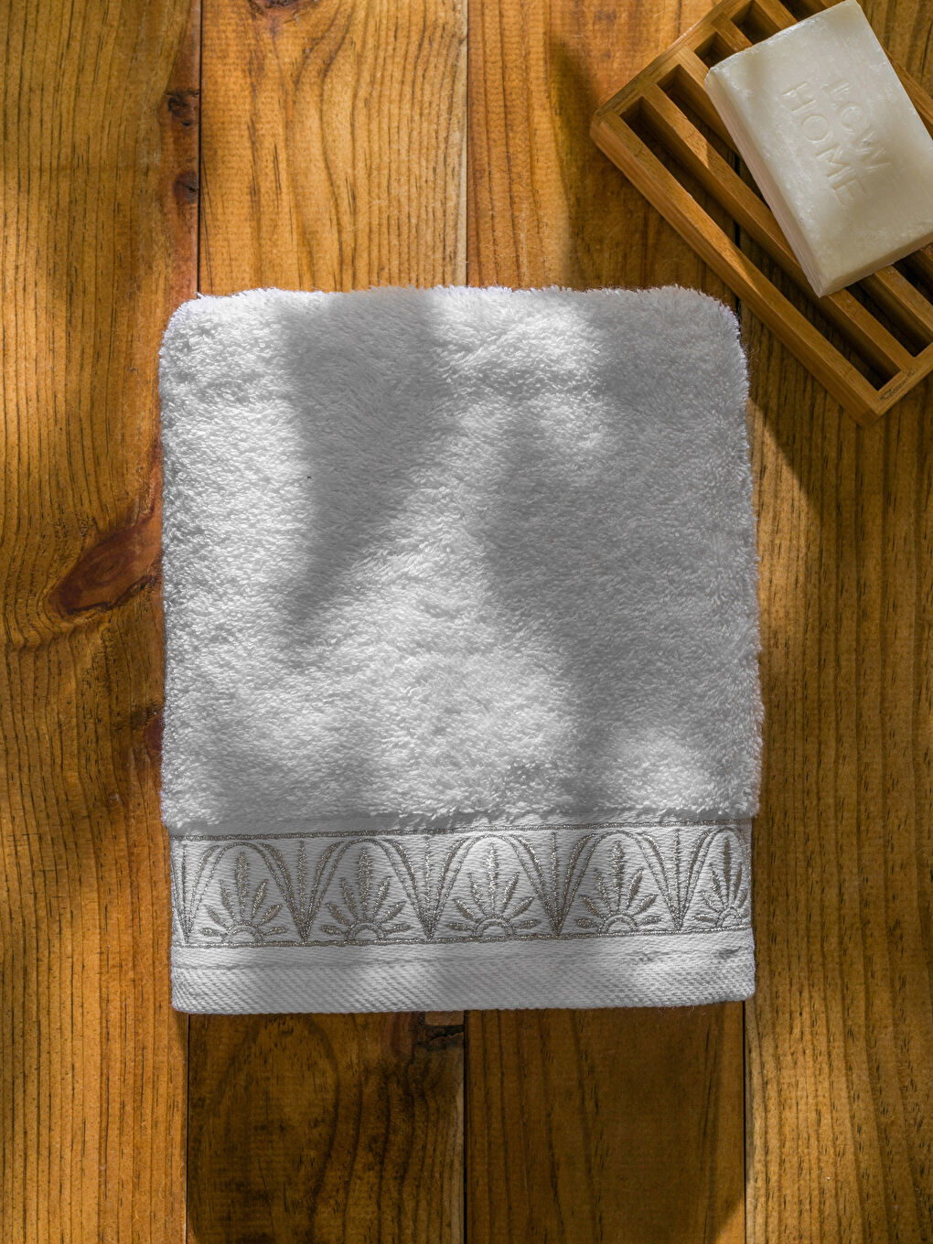 Beyaz Nakışlı Pamuklu Yüz Havlusu 50x80 cm-2