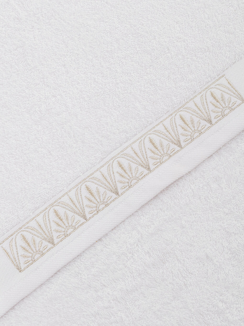 Beyaz Nakışlı Pamuklu Yüz Havlusu 50x80 cm-3