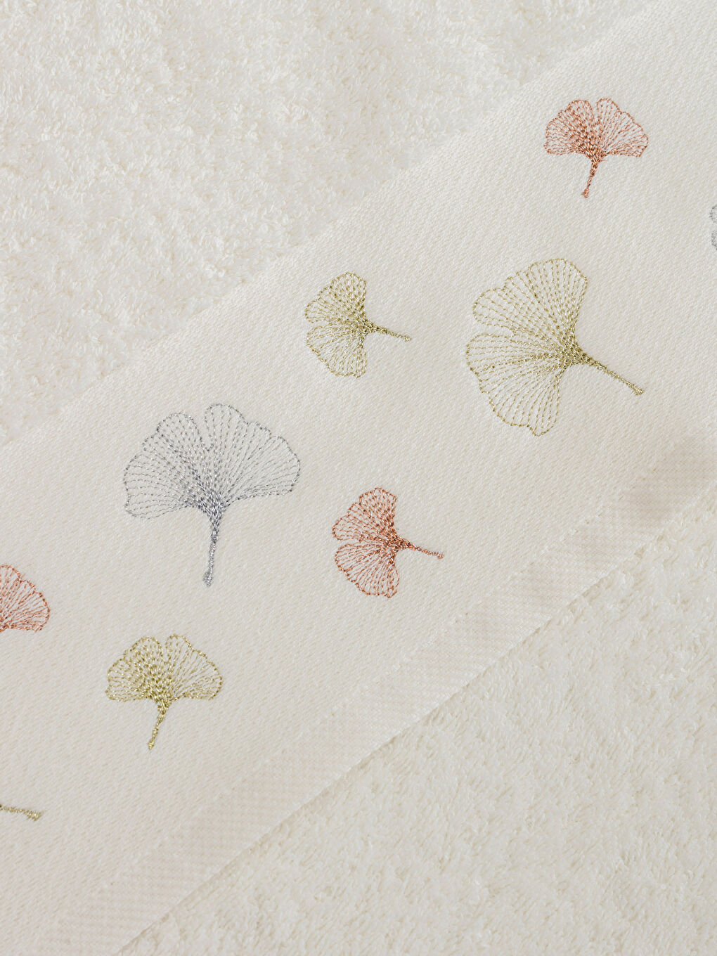 Ekru Çiçek Desenli Yüz Havlusu 50x80 cm-3