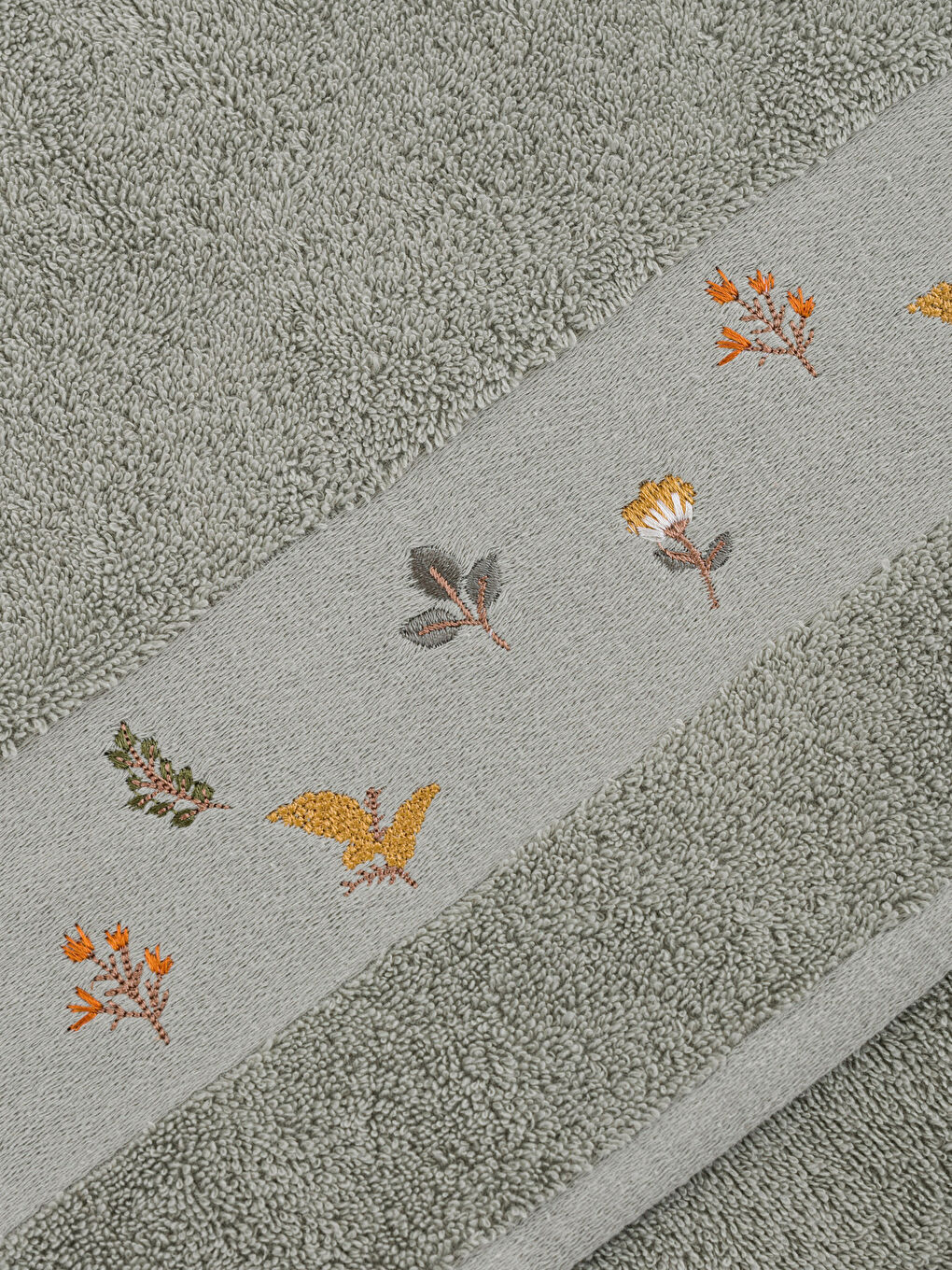 Yeşil Çiçek Nakışlı Pamuk Yüz Havlusu 50x80 cm-3