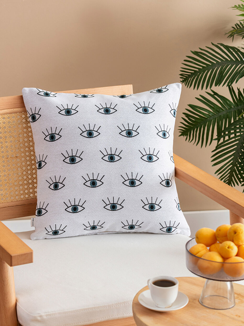 Karışık Göz Baskılı Kırlent Kılıfı 45x45 cm