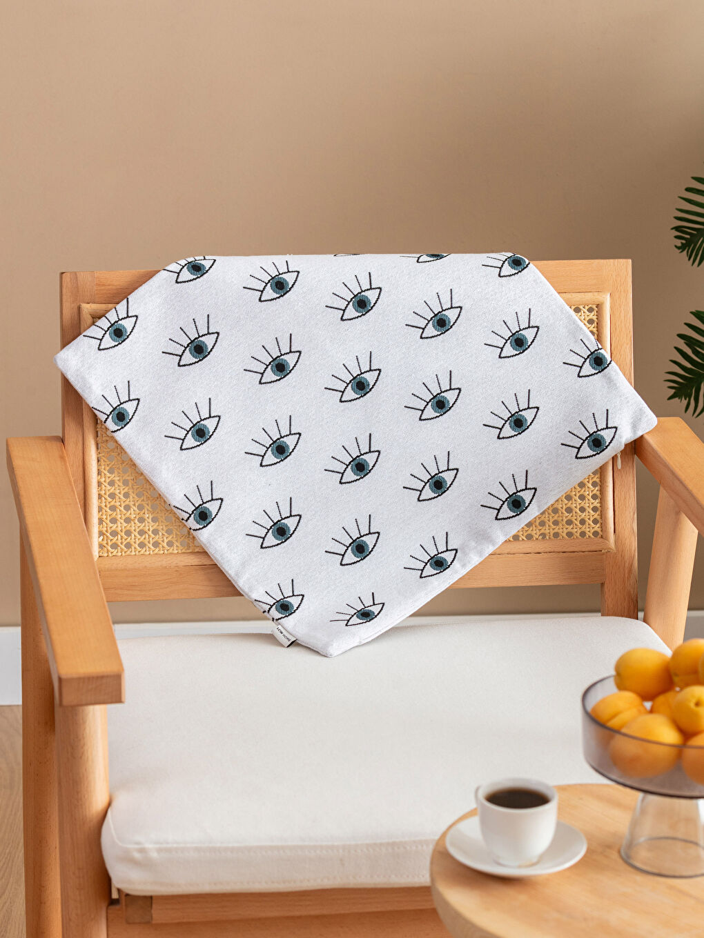 Karışık Göz Baskılı Kırlent Kılıfı 45x45 cm-1