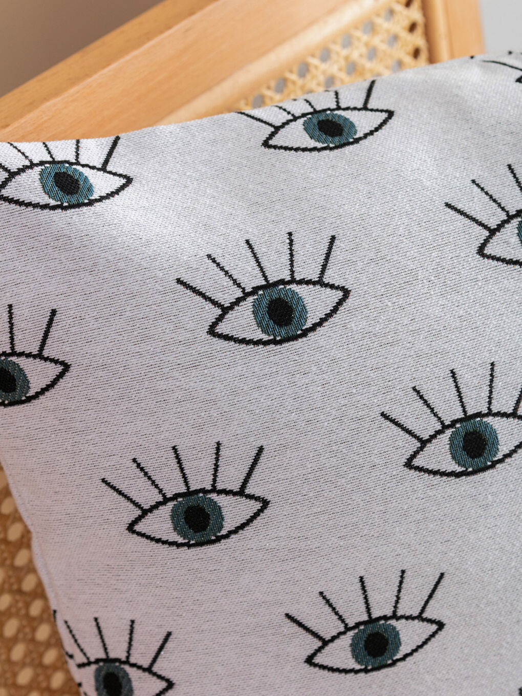 Karışık Göz Baskılı Kırlent Kılıfı 45x45 cm-2