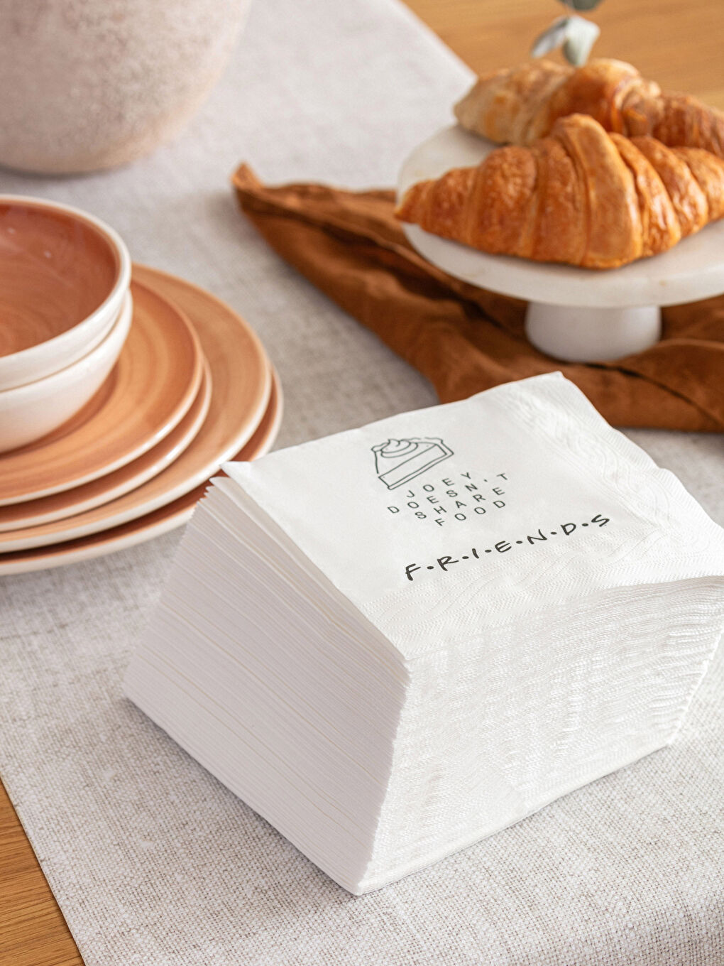 Siyah Friends Baskılı Kağıt Peçete 100'lü 33x33 cm-1