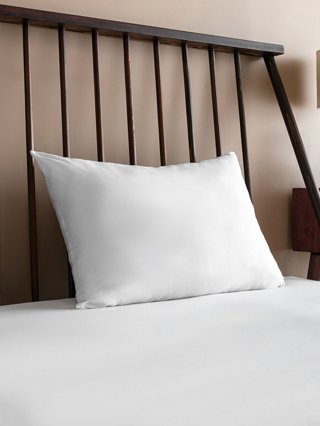 Beyaz Mikrofiber Yastık 50x70 cm