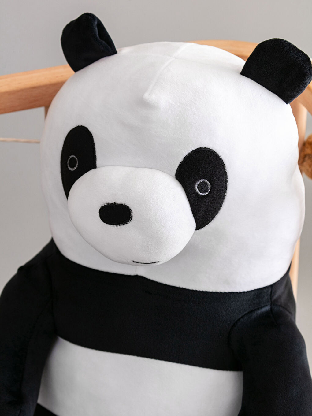 Siyah We Bare Bears Figürlü İç Dolgulu Bebek Kırlent 50 cm-2