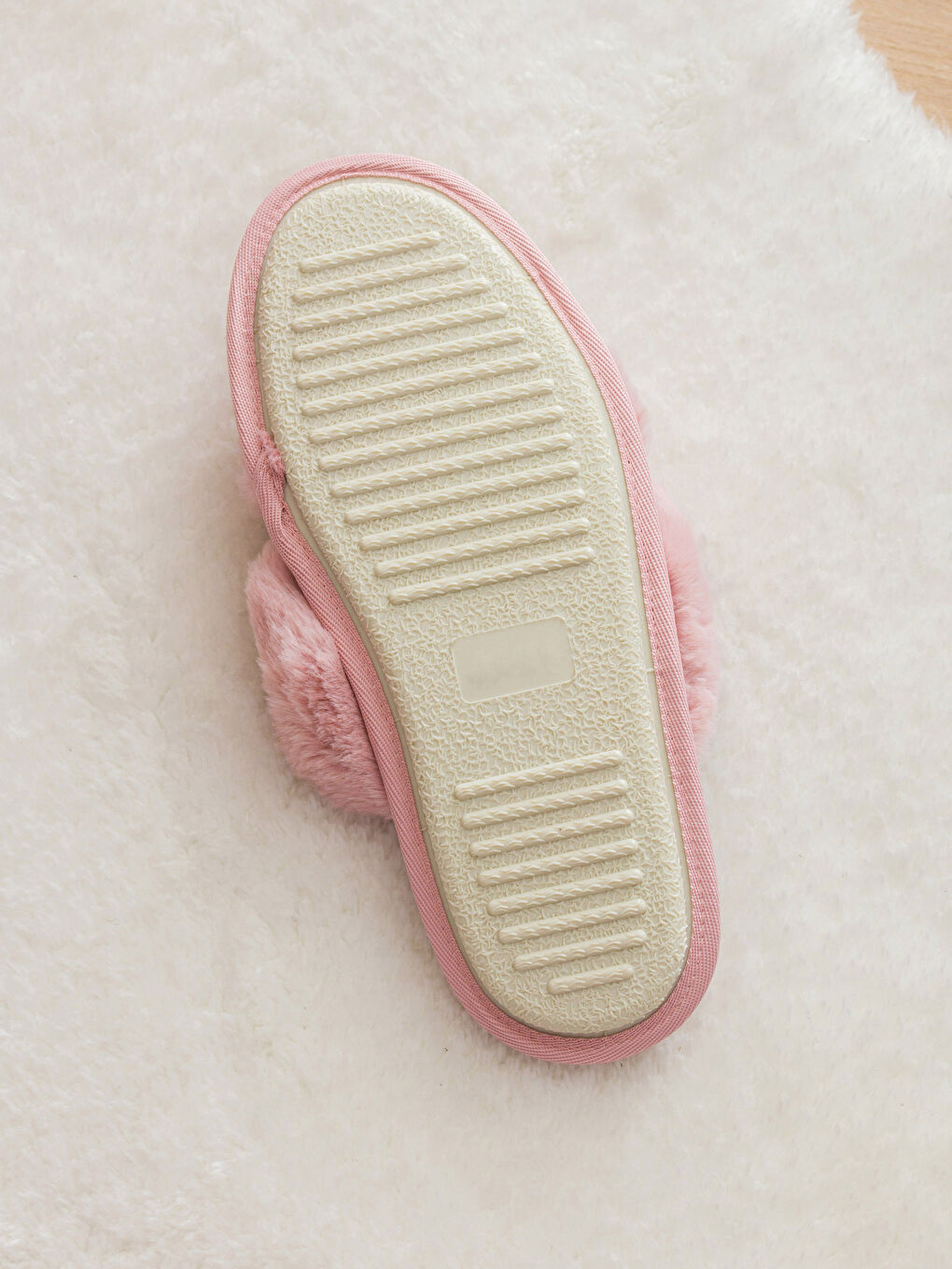 Pembe Pelüş Çapraz Bantlı Kadın Ev Terliği-4