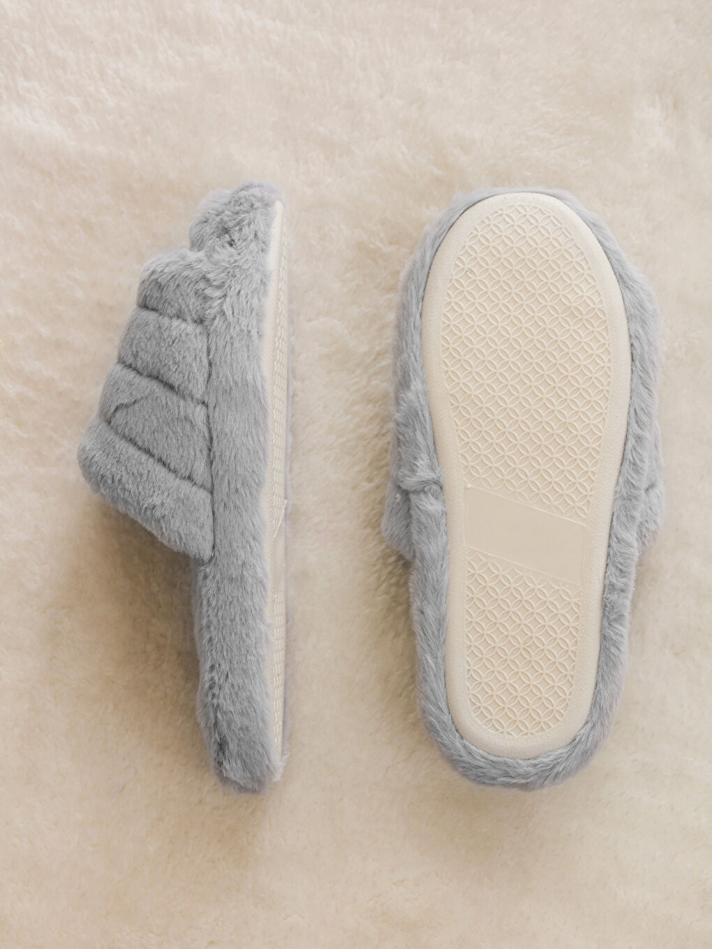 Gri Kadın Pelüş Terlik-3