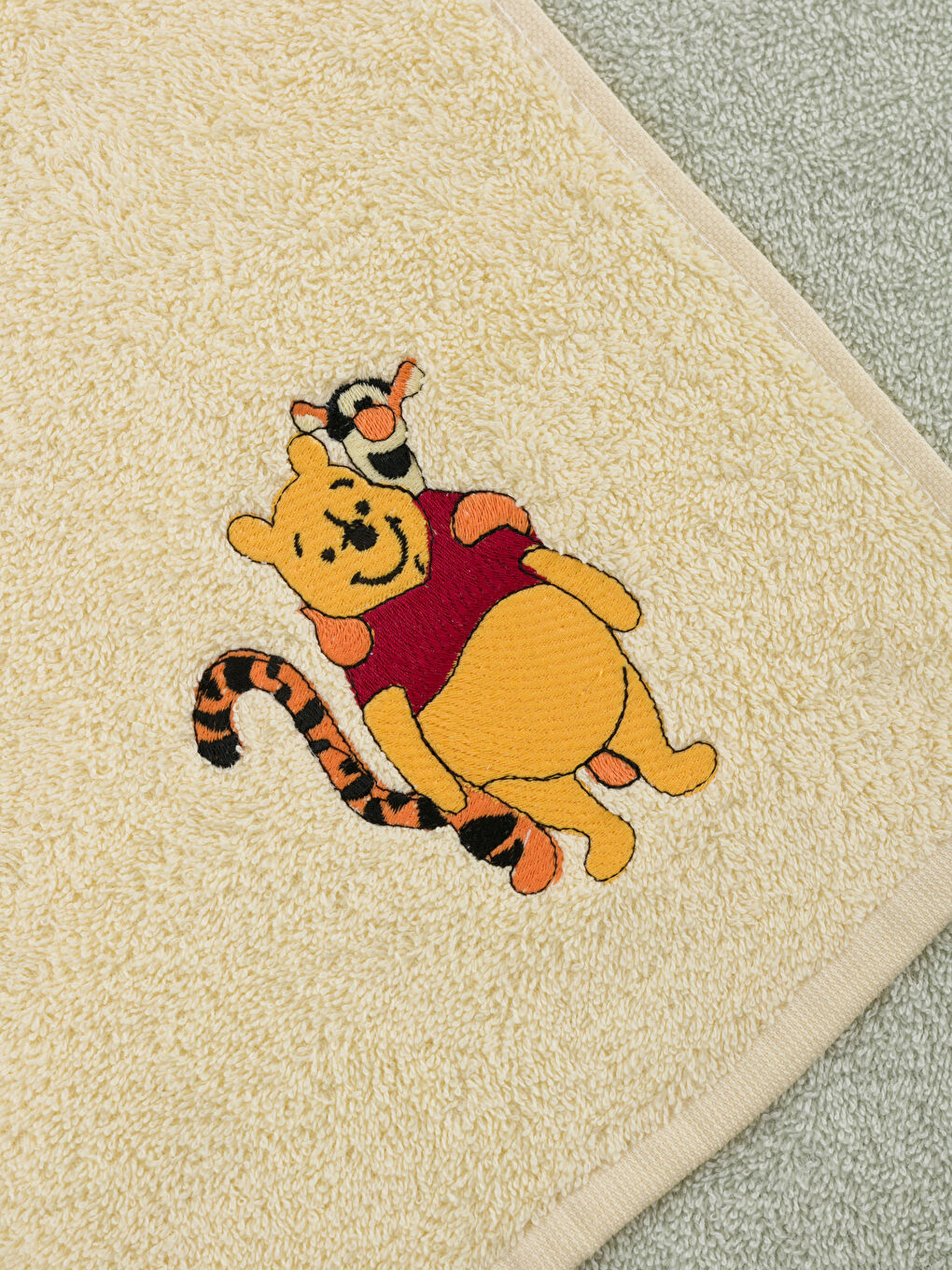 Karışık Winnie the Pooh İşlemeli 2'li El Havlusu 30x50 cm-3