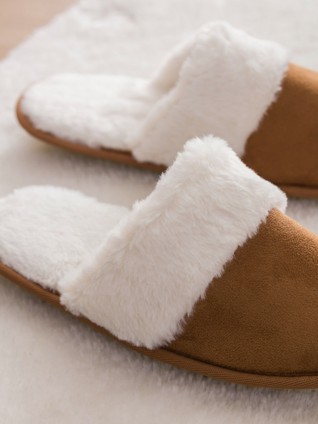 Closed Front Plush Women's House Slippers-2