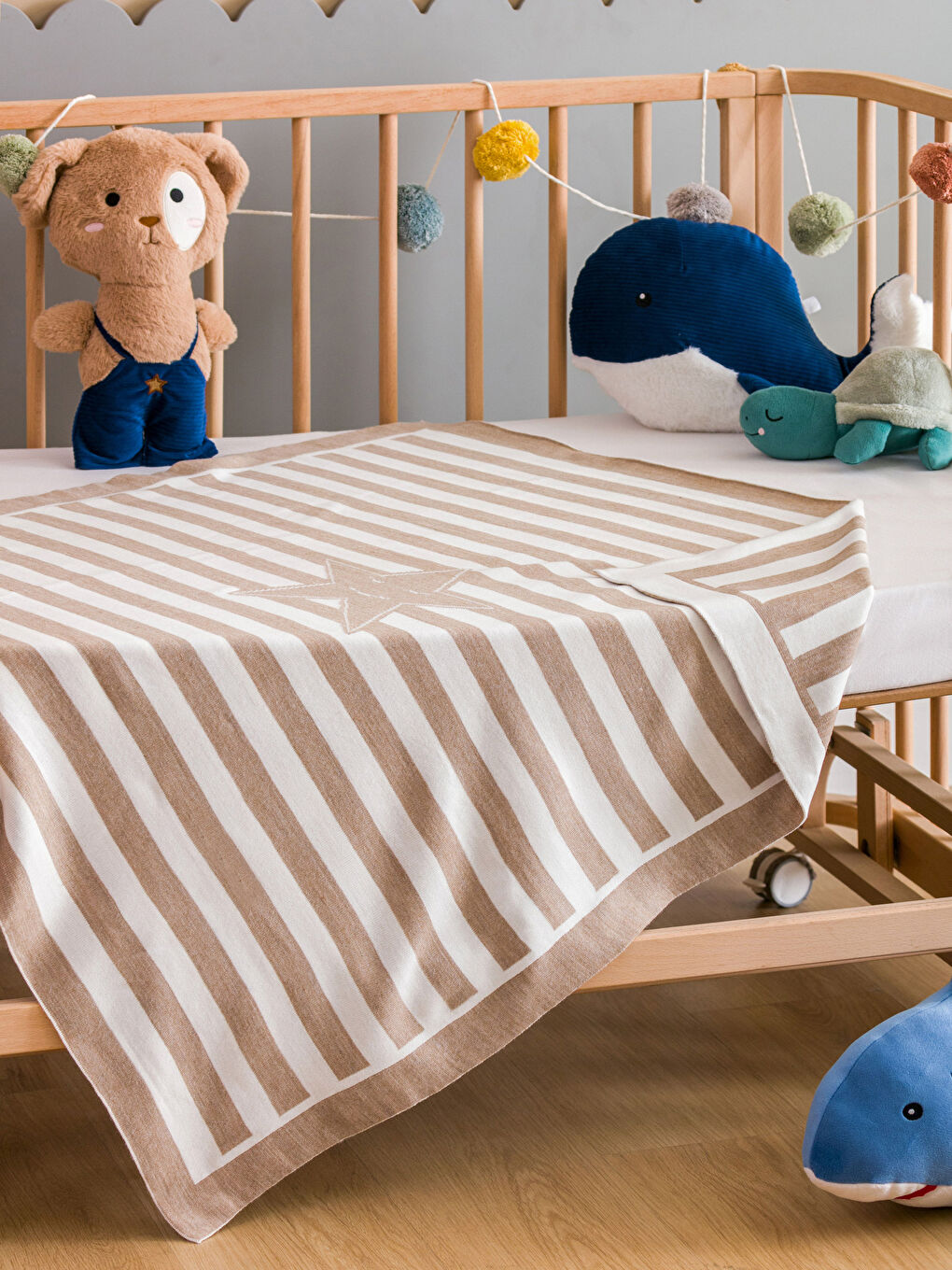 Kahverengi Yıldız Baskılı Erkek Bebek Battaniye