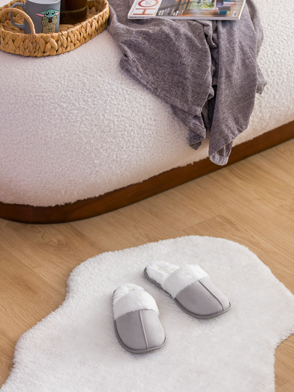 Gri Pelüş Kadın Ev Terliği