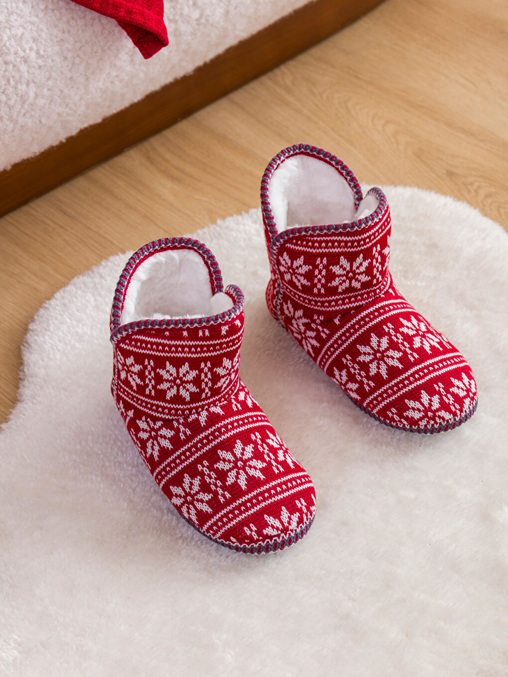 Botoși de Casă pentru Femei cu Tematică de Anul Nou-1