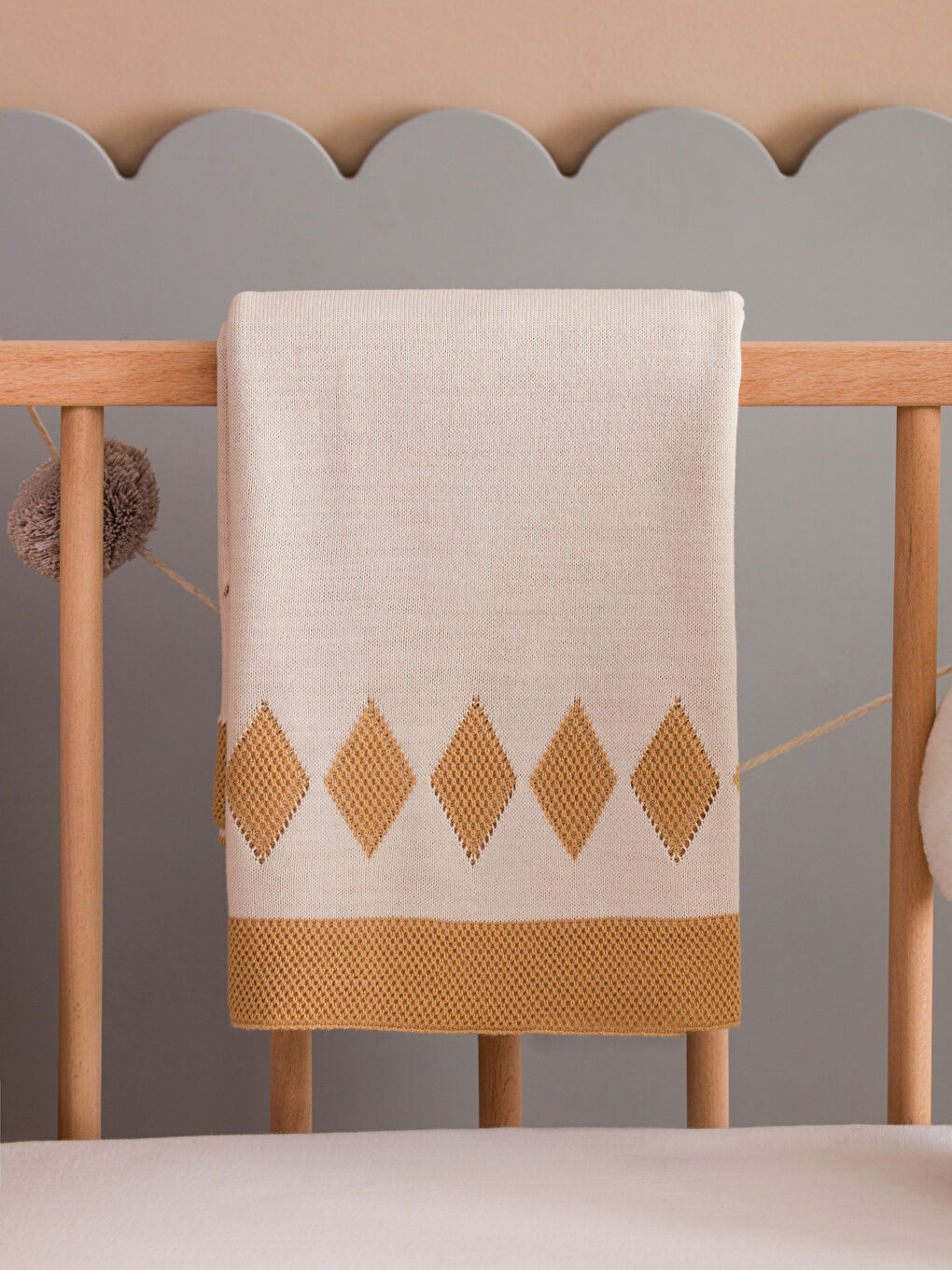 Bej Desenli Erkek Bebek Battaniyesi-1