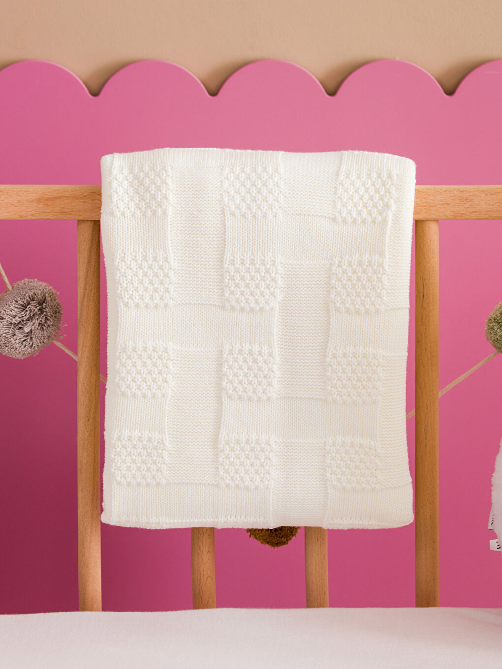 Ekru Desenli Kız Bebek Battaniyesi-1