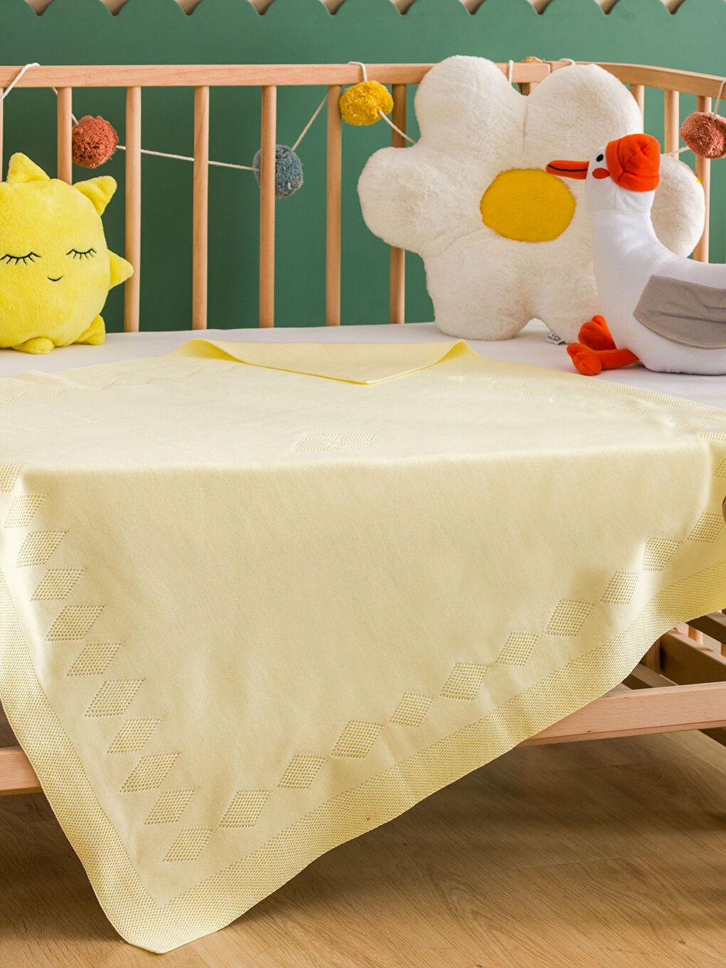 Sarı Desenli Kız Bebek Battaniyesi