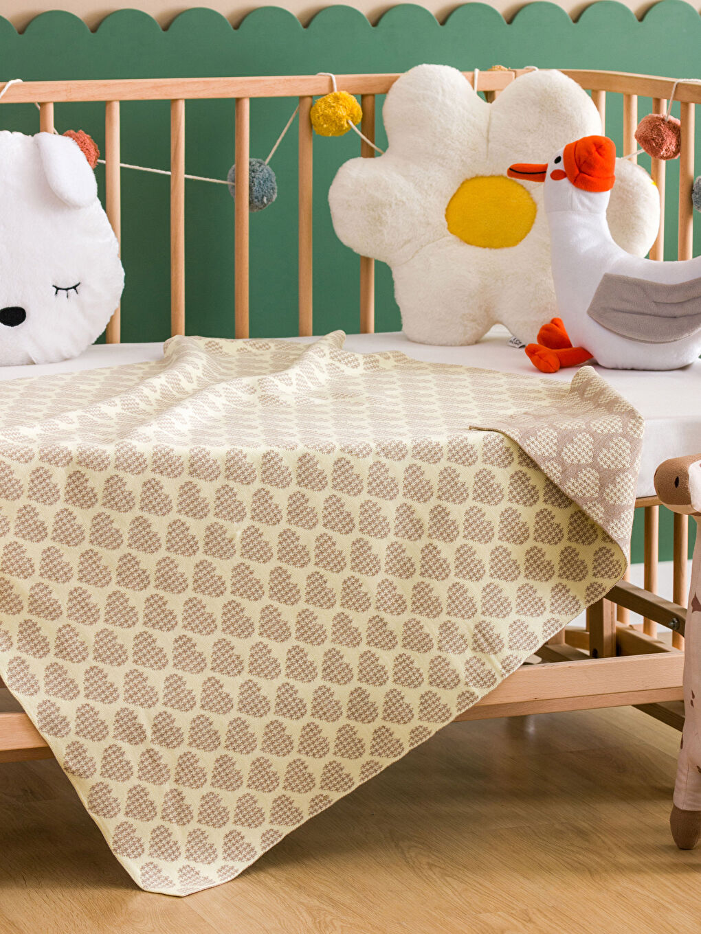 Sarı Kalp Desenli Kız Bebek Battaniyesi