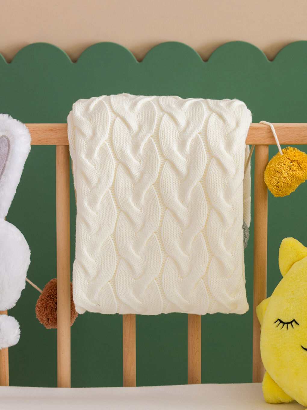 Ekru Desenli Kız Bebek Battaniye 85x95 cm-1