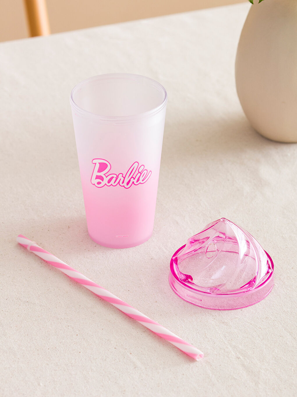 LCW HOME Pembe Barbie Baskılı Kapaklı Bardak 660 ml - 1