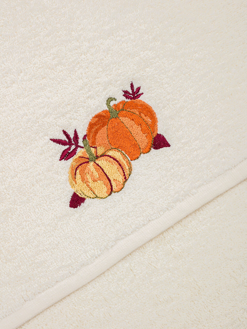 Ekru Nakışlı Yüz Havlusu 50x80 cm-3