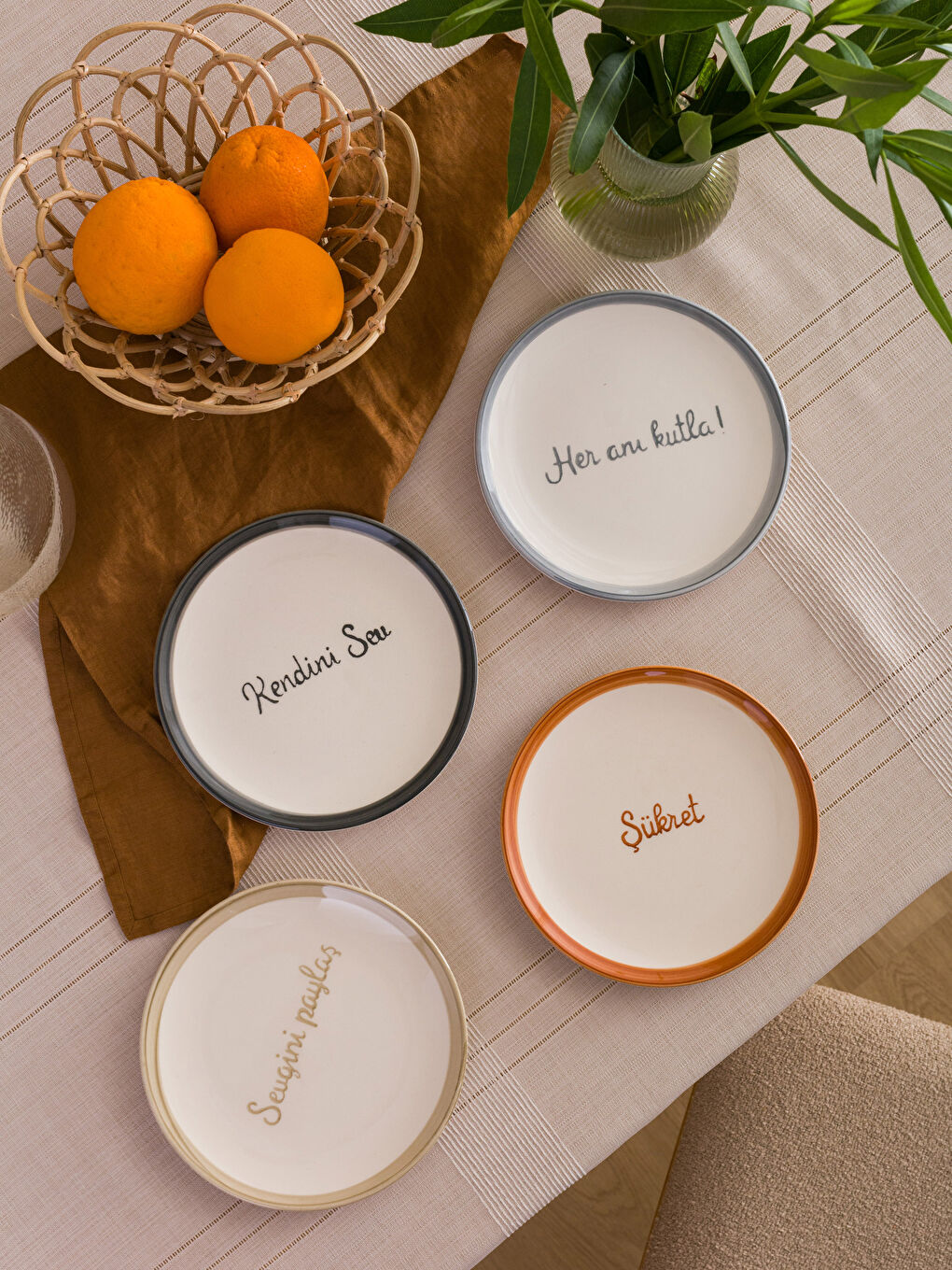 Karışık Yazı Baskılı Seramik Pasta Tabağı 21 cm-1