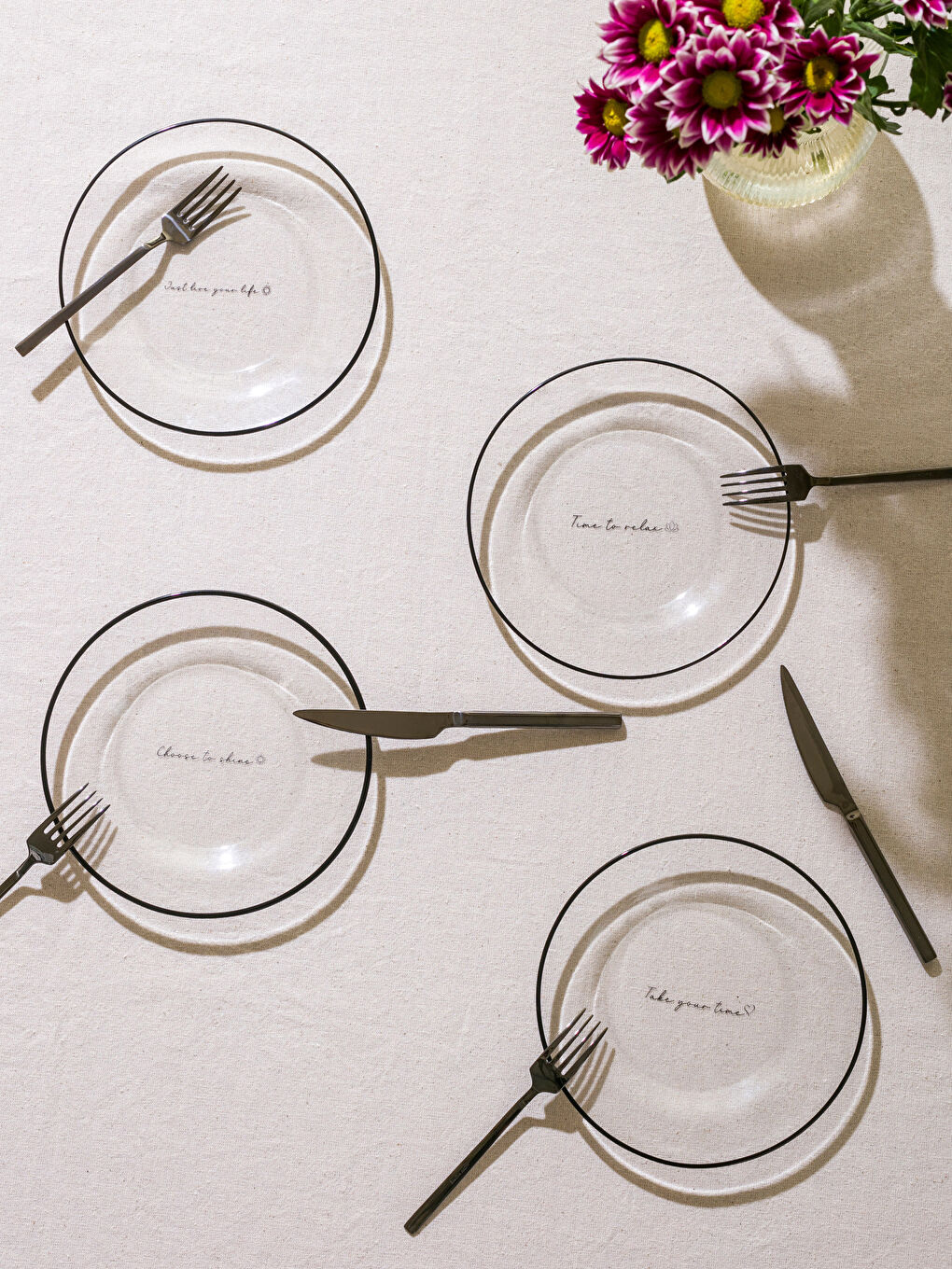 Siyah Yazı Baskılı Cam Tabak 4'lü 20 cm