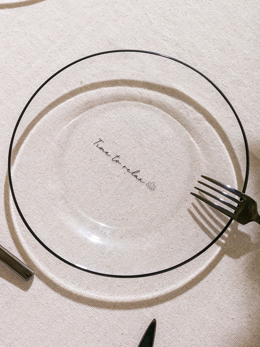 Siyah Yazı Baskılı Cam Tabak 4'lü 20 cm-3