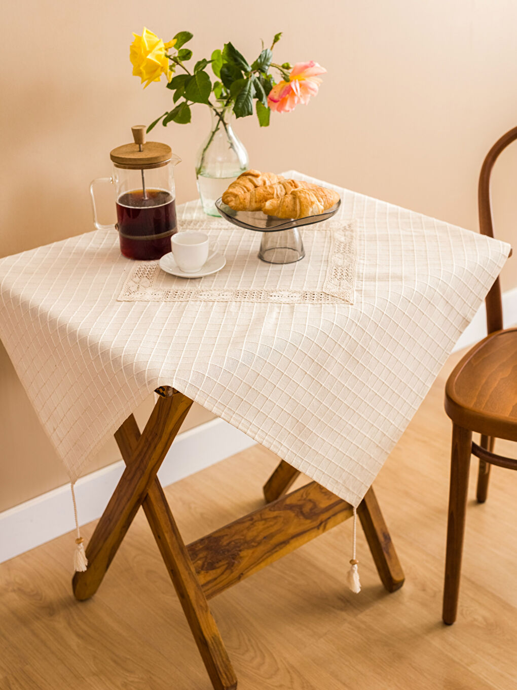 LCW HOME Ekru Dantelli Masa Örtüsü	 90x90 cm