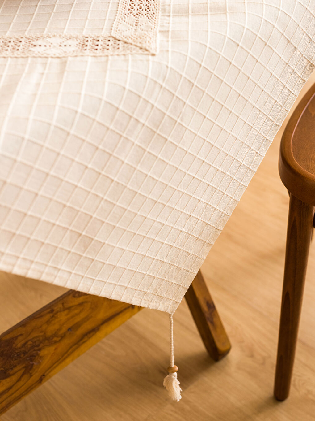 LCW HOME Ekru Dantelli Masa Örtüsü	 90x90 cm - 1