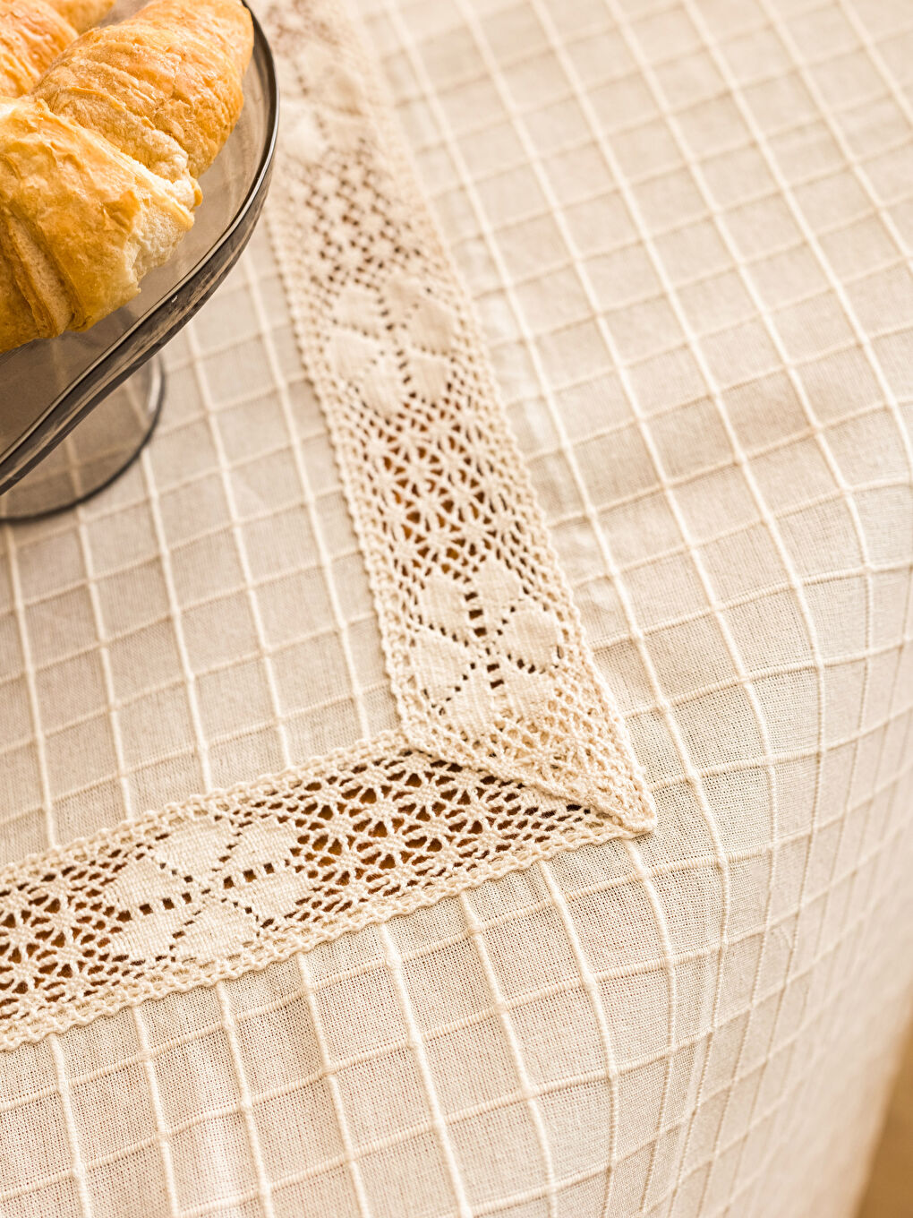 LCW HOME Ekru Dantelli Masa Örtüsü	 90x90 cm - 2