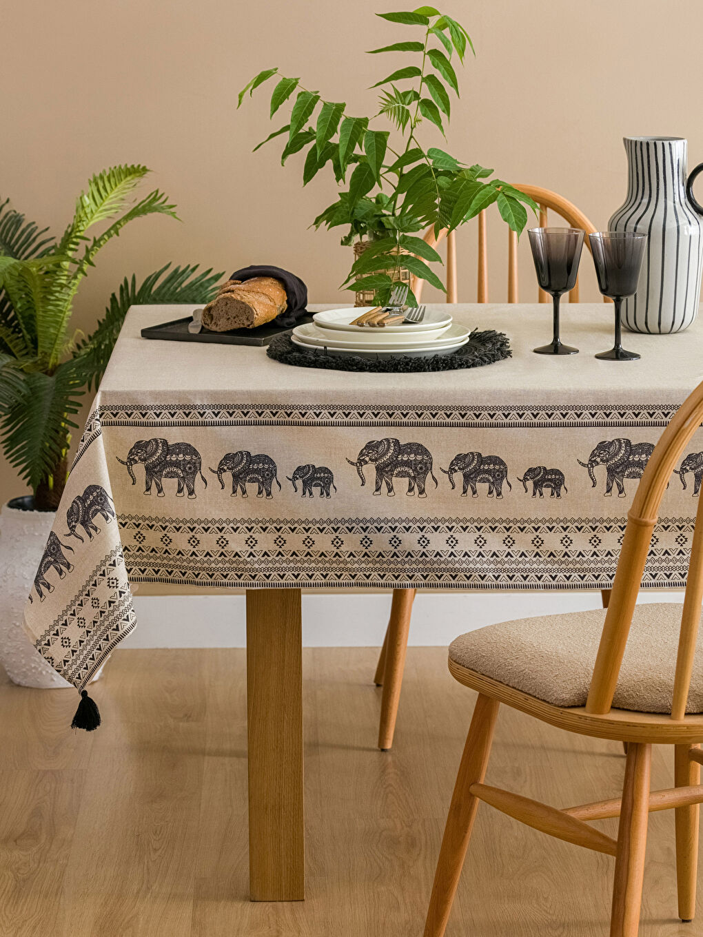 Karışık Fil Baskılı Masa Örtüsü 150x200 cm-1