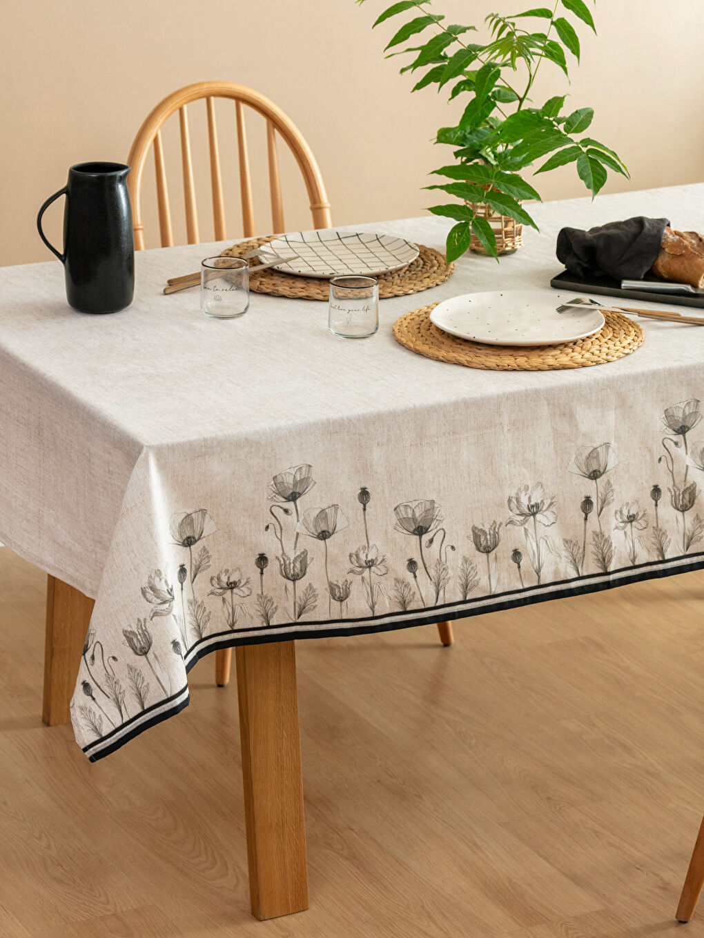 Karışık Çiçek Baskılı Masa Örtüsü 150x200 cm