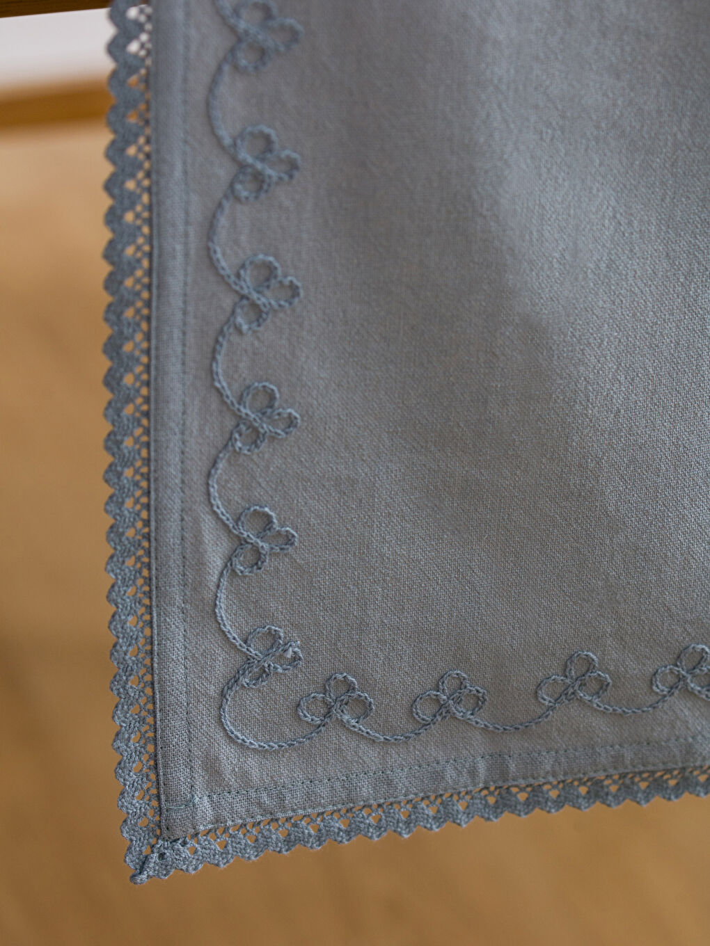 Traversă Cu Detalii Din Dantelă 45x150 cm-2