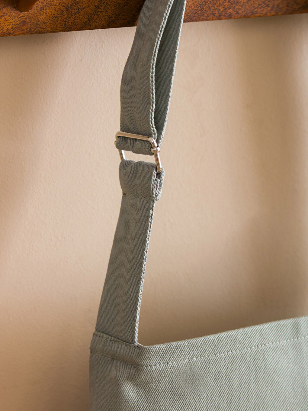 Yeşil Etiket Baskılı Gabardin Mutfak Önlüğü-1