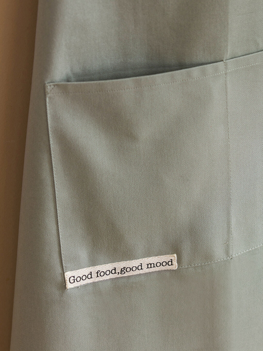 Yeşil Etiket Baskılı Gabardin Mutfak Önlüğü-2