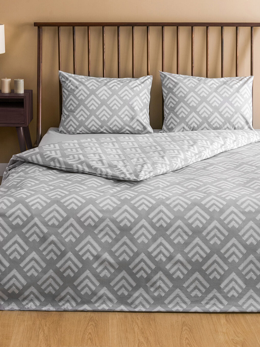 Полный комплект двуспального постельного белья из хлопка с принтом