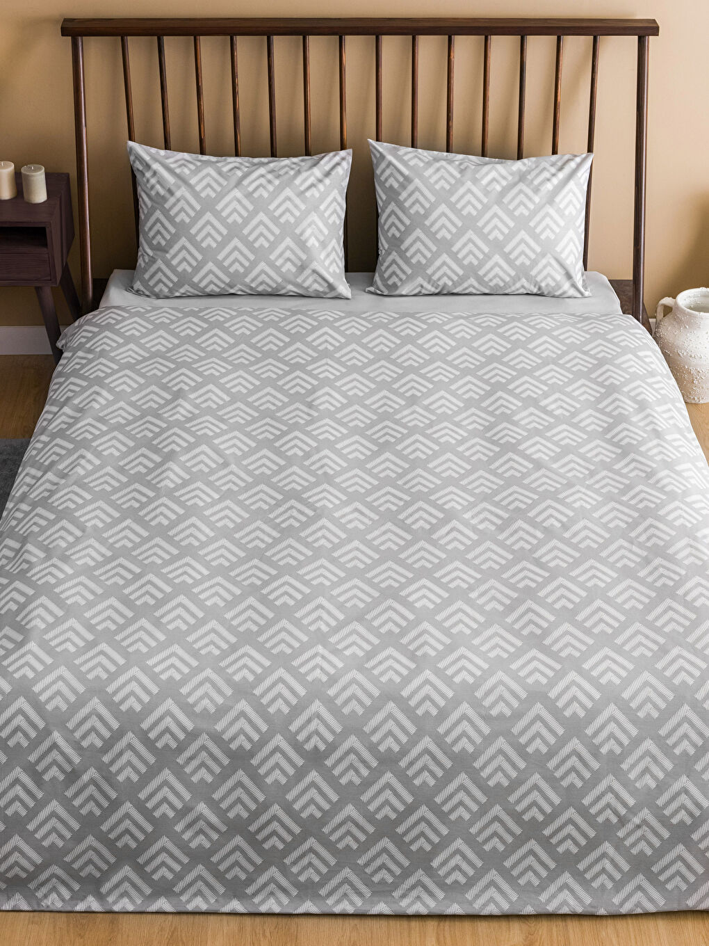 Полный комплект двуспального постельного белья из хлопка с принтом-1