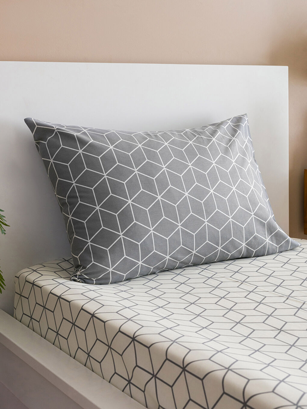 Gri Desenli Pamuklu Tek Kişilik Nevresim Takımı-2