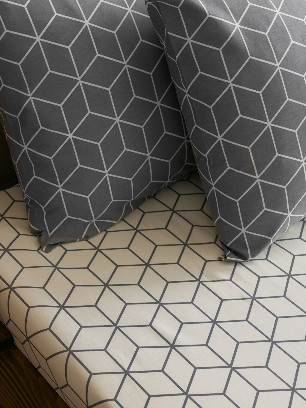 Gri Desenli Pamuklu Çift Kişilik Nevresim Takımı-4