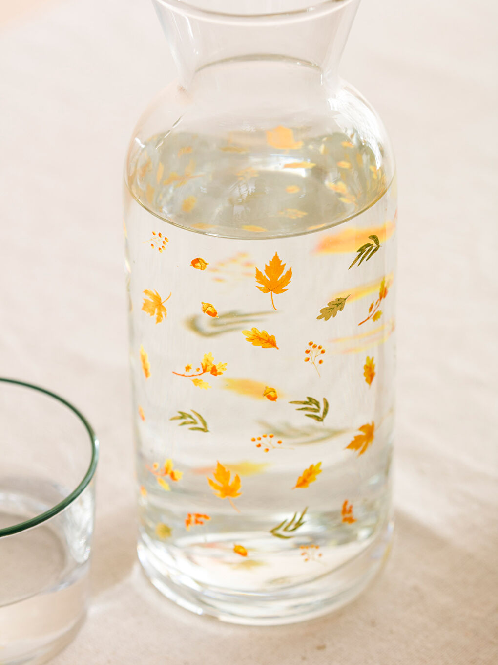 LCW HOME Glass Carafe Pitcher with Printed Glass Lid 700 Ml -W3FC60Z8-F9C