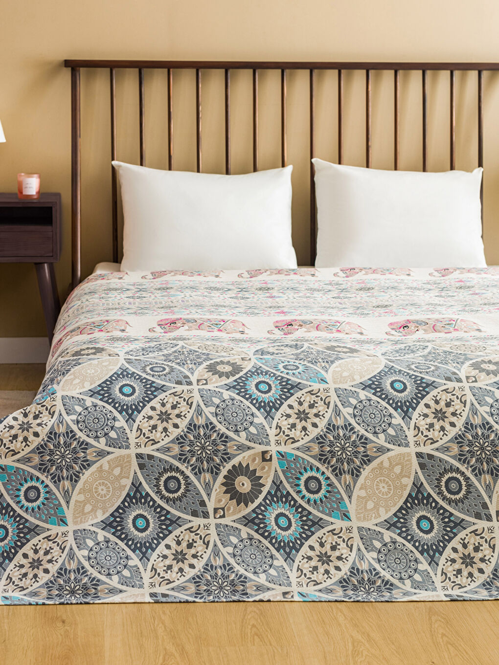 Ekru Fil Desenli Çift Kişilik Pike 200x230 cm