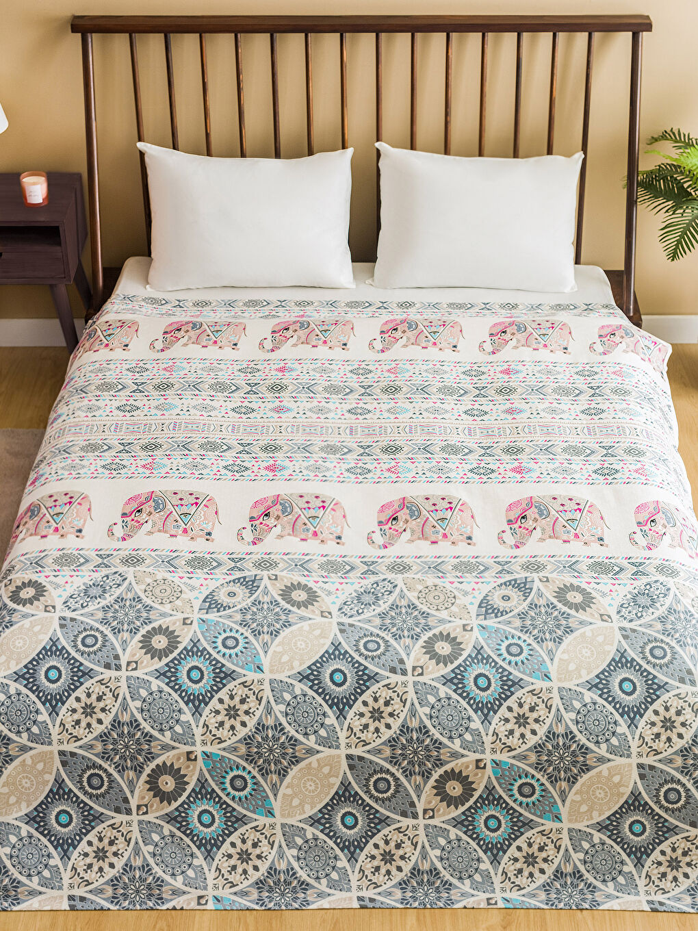 Ekru Fil Desenli Çift Kişilik Pike 200x230 cm-1