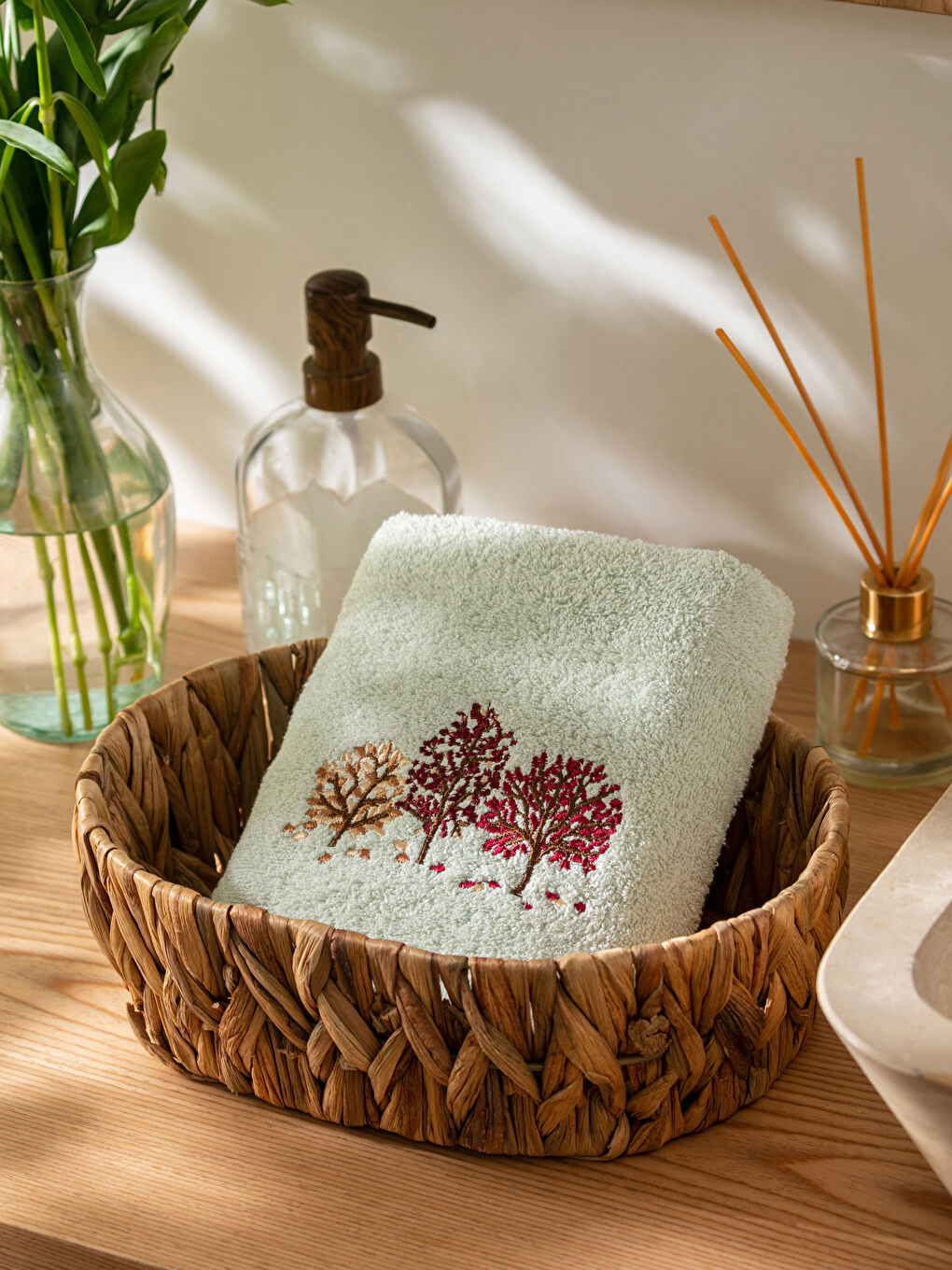 Embroidered Cotton Face Towel 50x80 cm