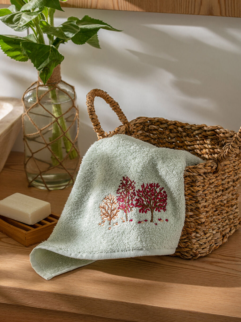 Embroidered Cotton Face Towel 50x80 cm-1