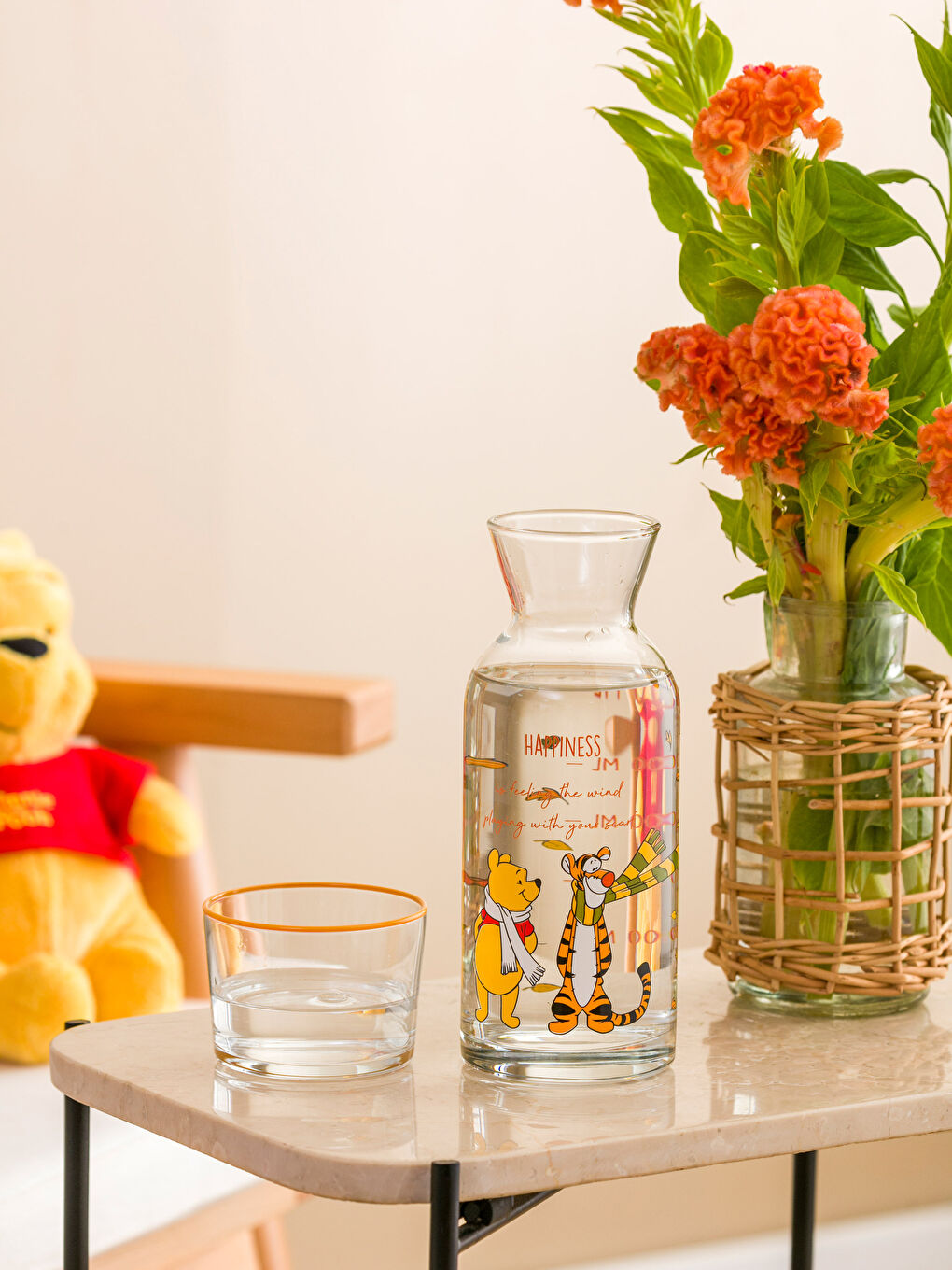 LCW HOME Karışık Baskılı Winnie the Pooh Baskılı Bardak Kapaklı Cam Karaf Sürahi 700 Ml