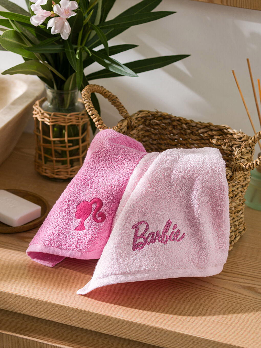 Pembe Barbie Nakışlı El Havlusu 2'li 30x50 cm