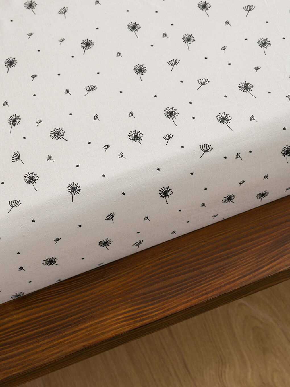 Double Bed Woven Plain Elastic Fitted Sheet and Pillowcase Set 160x200x30 Cm-3
