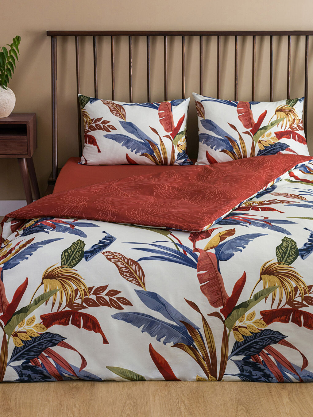 Karışık Desenli Pamuklu Çift Kişilik Nevresim Takımı